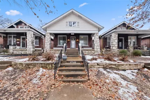 4384 Holly Hills Blvd, Saint Louis, MO 63116