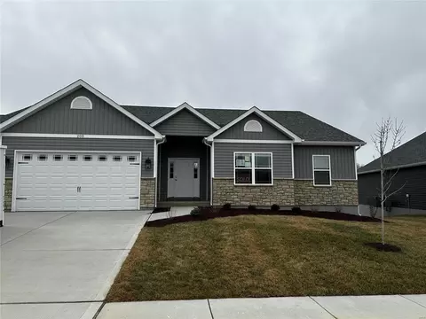205 Woodhurst Dr, Wentzville, MO 63385