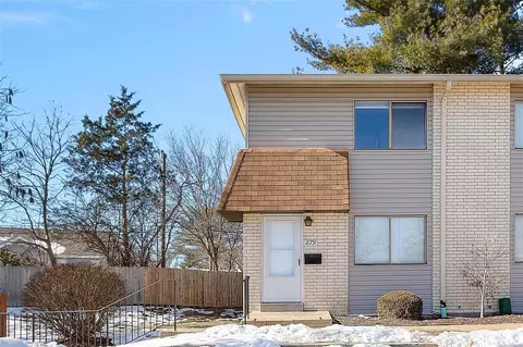 Exterior - 879 Portsdown Rd, Ballwin, MO 63011 photo 3 of 7