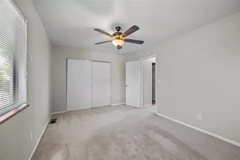 Bedroom - 879 Portsdown Rd, Ballwin, MO 63011 photo 3 of 8