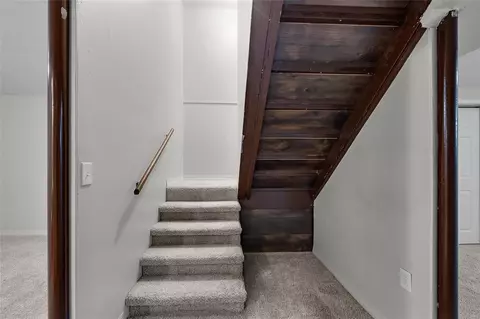 Entry Way - 879 Portsdown Rd, Ballwin, MO 63011 photo 3 of 3