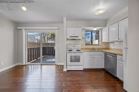 Kitchen - 879 Portsdown Rd, Ballwin, MO 63011 photo 1 of 4