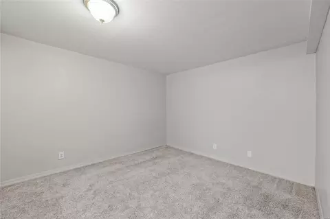 Bedroom - 879 Portsdown Rd, Ballwin, MO 63011 photo 7 of 8