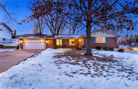 1257 Danvers Dr, Saint Louis, MO 63146