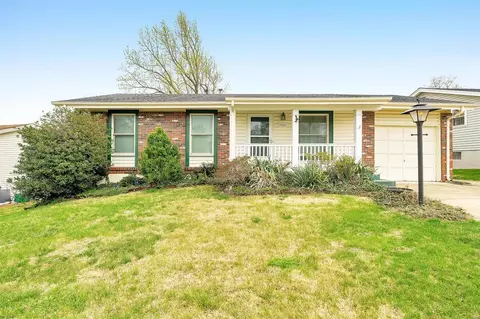 2006 Mark Anthony Dr, Fenton, MO 63026