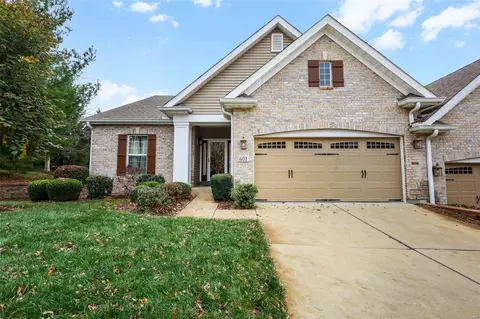 601 Paddington Hill Dr, Chesterfield, MO 63017