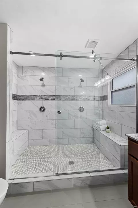 Bath - 1342 Bridge Creek Trl, Ellisville, MO 63021 photo 3 of 4