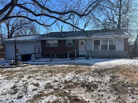 100 Tel Haven Ct, Saint Louis, MO 63129