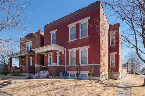 1054 Forest Ave, Saint Louis, MO 63139