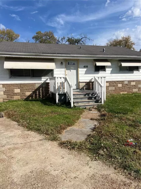 4288 Smithfield Pl, Saint Louis, MO 63134