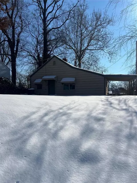 712 Chambers Rd, Ferguson, MO 63135 photo 1