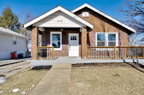 215 Monica Dr, Sunset Hills, MO 63127