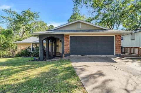 6008 Gettysburg Estates Dr, Saint Louis, MO 63129