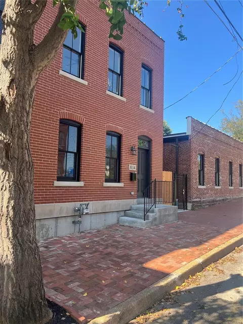 1034 Geyer Ave, Saint Louis, MO 63104