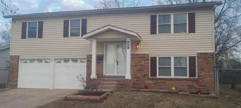 1944 Night Dr, Florissant, MO 63031