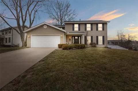 105 Tara Ridge Ct, Ballwin, MO 63021