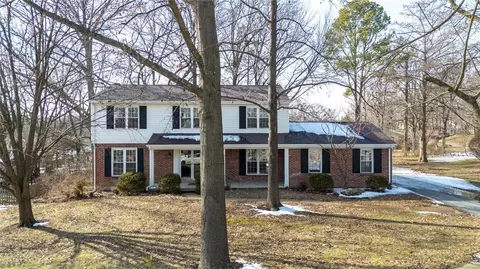 417 Caprice Gardens Ct, Ballwin, MO 63011