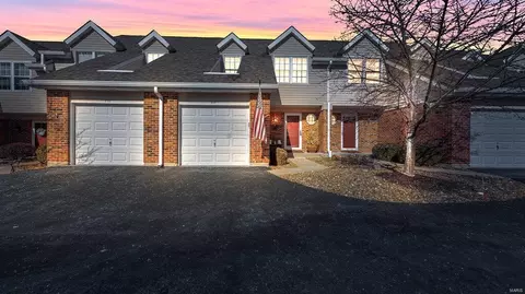 915 Alpine Ridge Dr, Ballwin, MO 63021