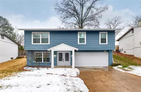 514 Arborwood Dr, Ballwin, MO 63021