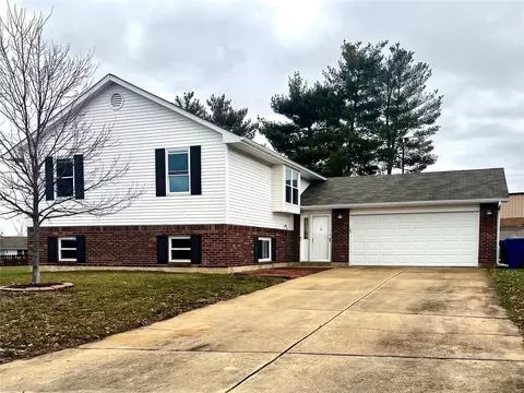 370 Spencer Hill Ct, Saint Peters, MO 63376