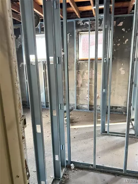 5132 Palm St, Saint Louis, MO 63115