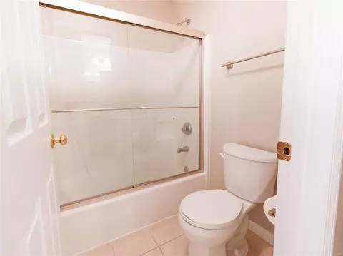 Bath - 16335 Sheffield Point Ct, Wildwood, MO 63021 photo 7 of 7