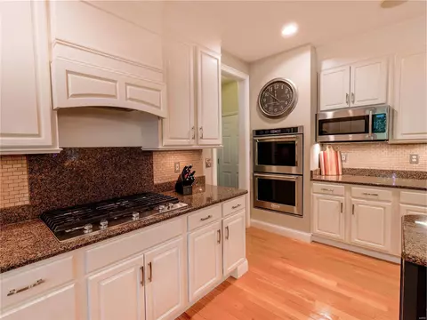Kitchen - 16335 Sheffield Point Ct, Wildwood, MO 63021 photo 3 of 4