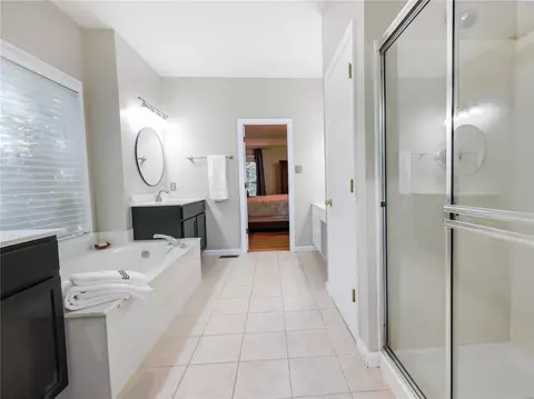 Bath - 16335 Sheffield Point Ct, Wildwood, MO 63021 photo 4 of 7