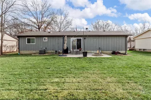 Exterior - 401 Forest Run Dr, Eureka, MO 63025 photo 5 of 7