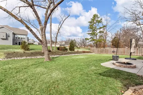Exterior - 401 Forest Run Dr, Eureka, MO 63025 photo 6 of 7