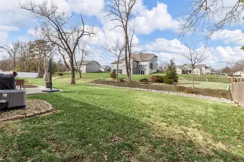 Exterior - 401 Forest Run Dr, Eureka, MO 63025 photo 4 of 7