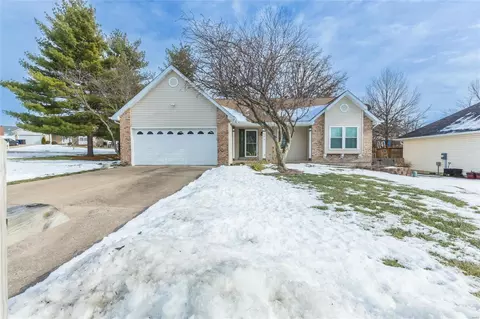 104 Birkdale Ct, Saint Charles, MO 63303