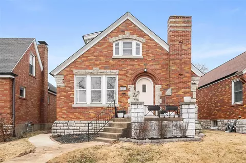 6151 Adkins Ave, Saint Louis, MO 63116