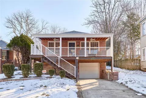 1450 Hawthorne Pl, Saint Louis, MO 63117