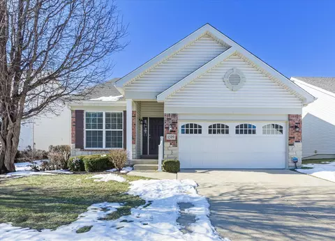 1519 Hollowbrook Dr, Saint Charles, MO 63303