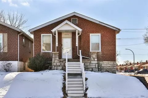 4476 Itaska St, Saint Louis, MO 63116