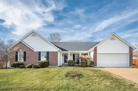 2227 Bursting Bouquet Dr, O'fallon, MO 63368