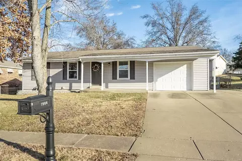 Exterior - 1904 Pebble Brook Dr, O'fallon, MO 63366 photo 2 of 7
