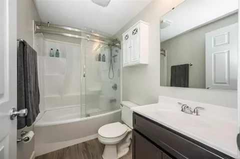 Bath - 1904 Pebble Brook Dr, O'fallon, MO 63366 photo 1 of 3