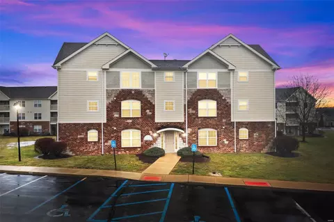 1014 Piedmont Cir, St. Peters, MO 63304