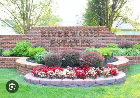 123 Riverwood Estates Blvd, Florissant, MO 63031