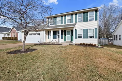 1016 Treeshade Dr, Saint Peters, MO 63376