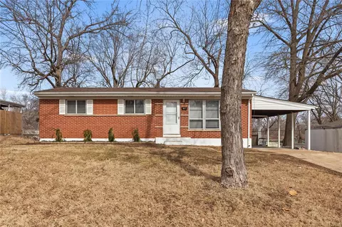 841 Riderwood Dr, Hazelwood, MO 63042
