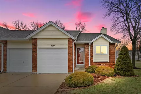 409 Cambridge Pl #B, Saint Peters, MO 63376