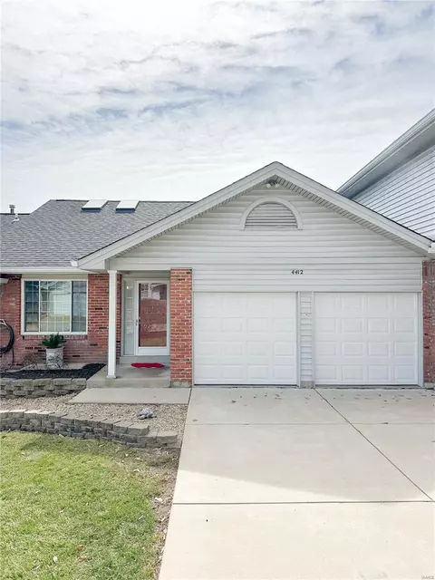 4412 Stone Wood Ct, Saint Louis, MO 63128