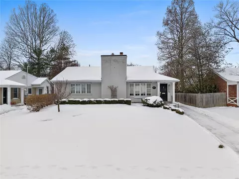 47 Magnolia, Ladue, MO 63124