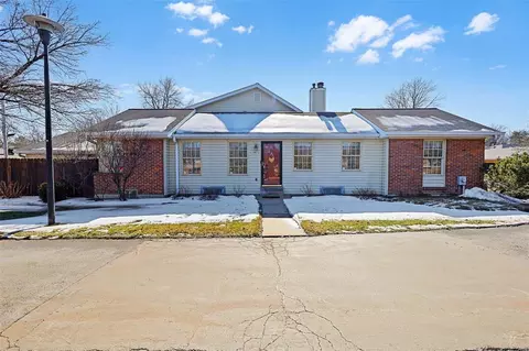 1001 Brooksgate Manor Dr, Saint Louis, MO 63122