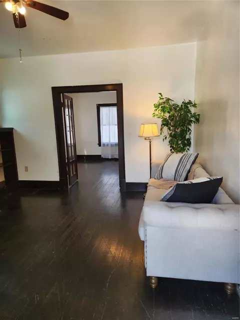619 Carson Rd, Saint Louis, MO 63135 photo 2
