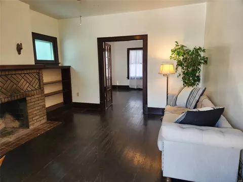 619 Carson Rd, Saint Louis, MO 63135 photo 3