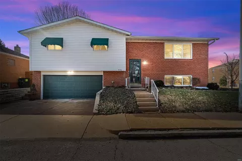 5450 Sunshine Dr, Saint Louis, MO 63109